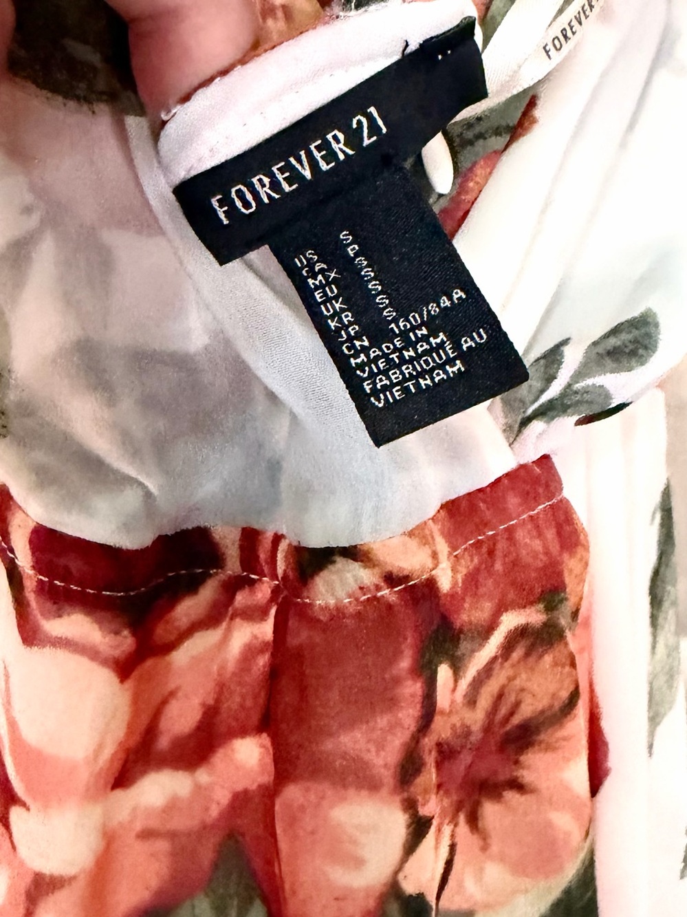 Forever 21 White Maxi Dress with Red Rose Print Sz S NWOT Built - Picture 5 of 5